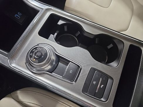 Used 2022 Ford Edge Titanium image 14