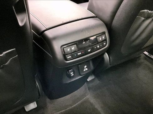 Used 2022 Hyundai Palisade Calligraphy image 25