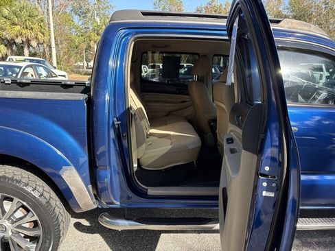 Used 2015 Toyota Tacoma PreRunner image 31