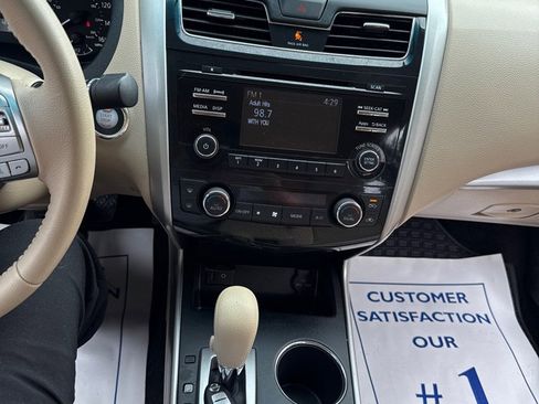 Used 2015 Nissan Altima 2.5 SV image 16
