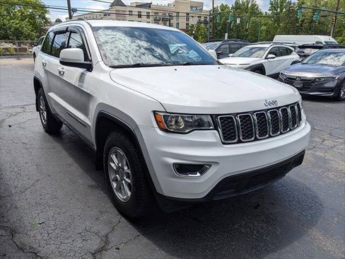 Used 2019 Jeep Grand Cherokee Laredo w/ Security & Convenience Group AWD/4WD image 5