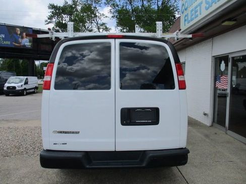 Used 2020 Chevrolet Express 2500 w/ Driver Convenience Package RWD image 8