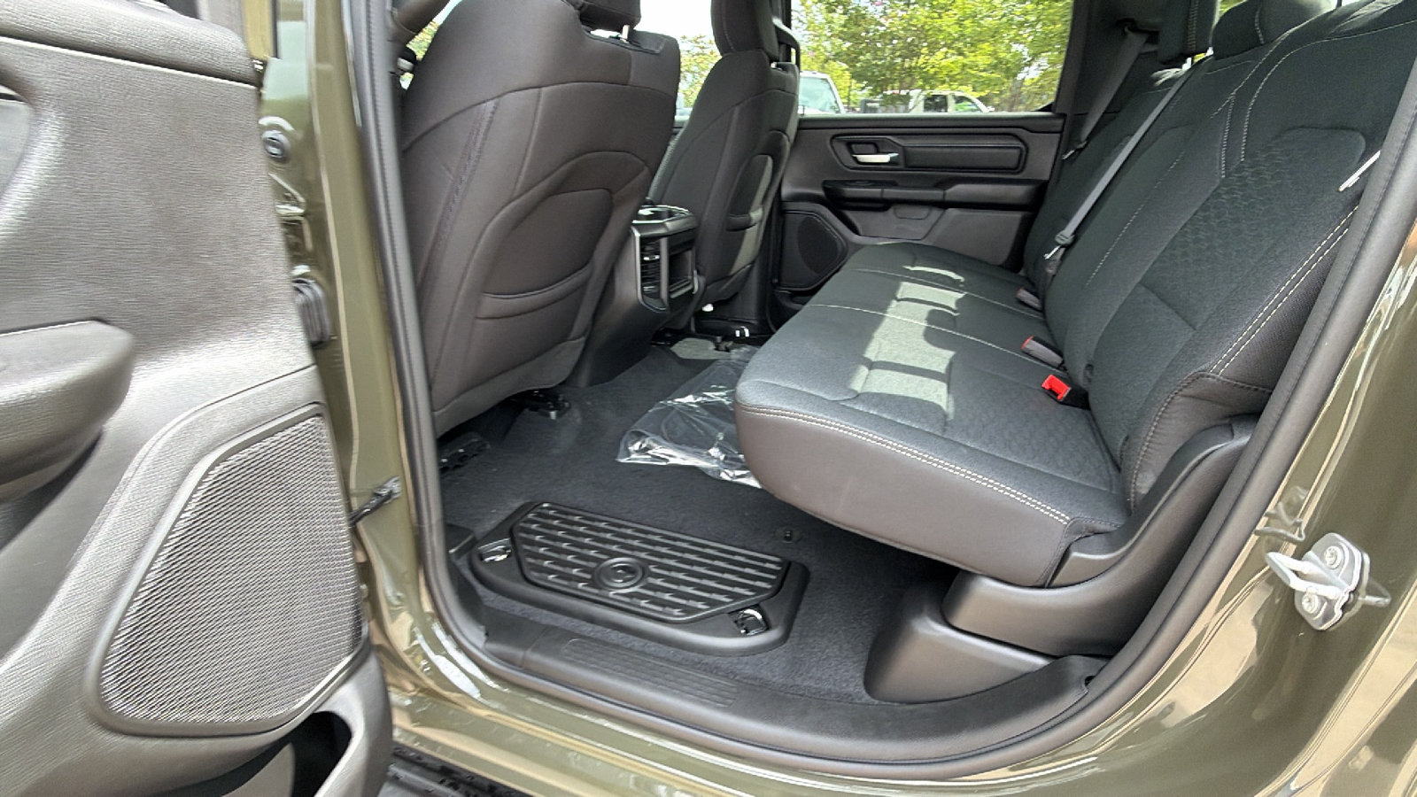 New 2026 RAM 1500 Express AWD/4WD image 21