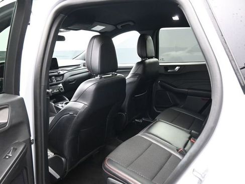 Used 2025 Ford Escape ST-Line image 14