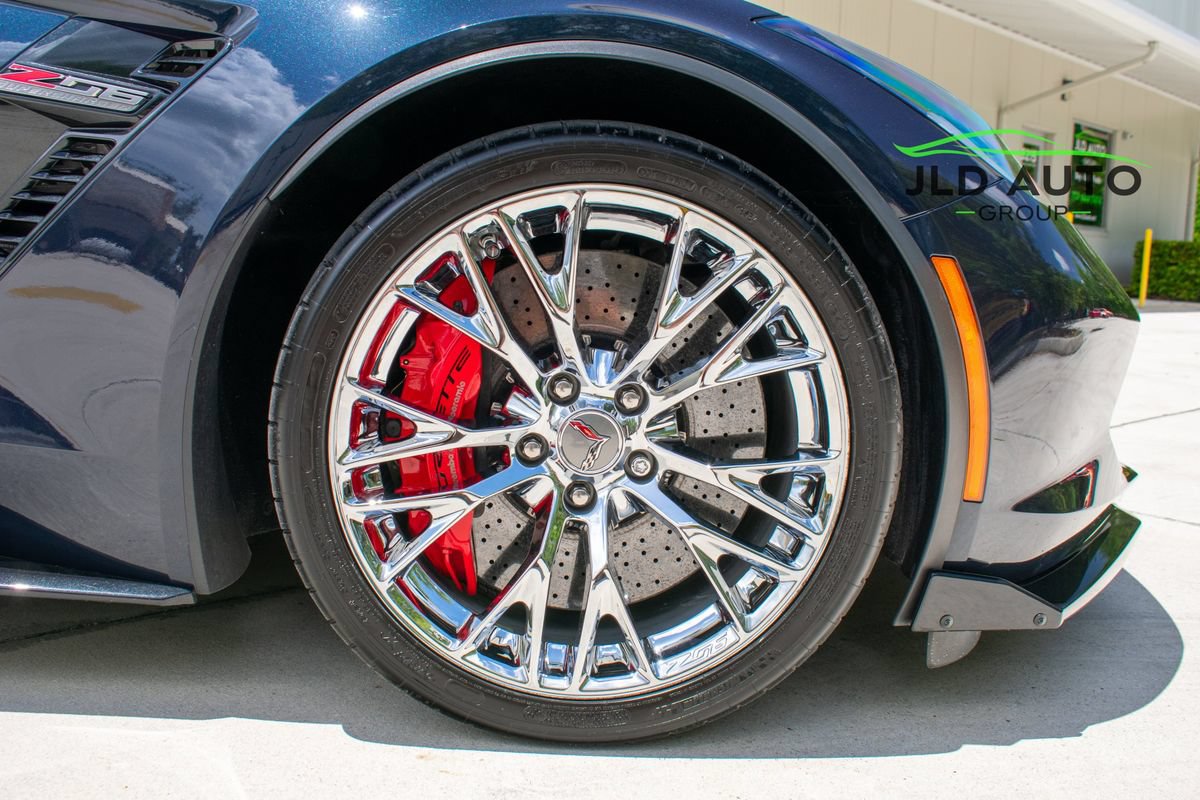 Used 2016 Chevrolet Corvette Z06 w/ Z07 Performance Package RWD image 21