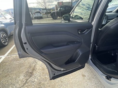 Used 2025 Subaru Forester Limited AWD/4WD image 23