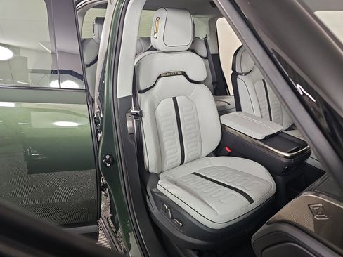 Used 2022 Rivian R1T Adventure image 23