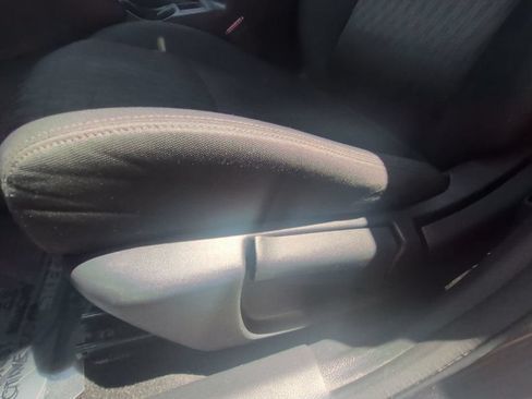 Used 2018 Nissan Rogue S FWD image 13