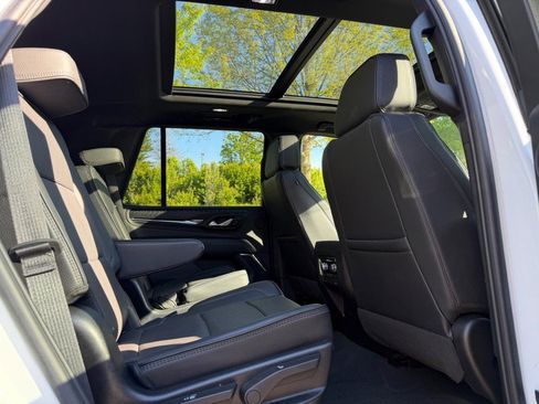 Used 2023 GMC Yukon Denali AWD/4WD image 10