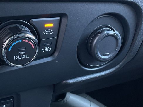 New 2026 Nissan Frontier SV image 37