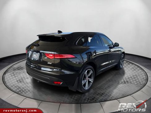 Used 2018 Jaguar F-PACE R-Sport image 5