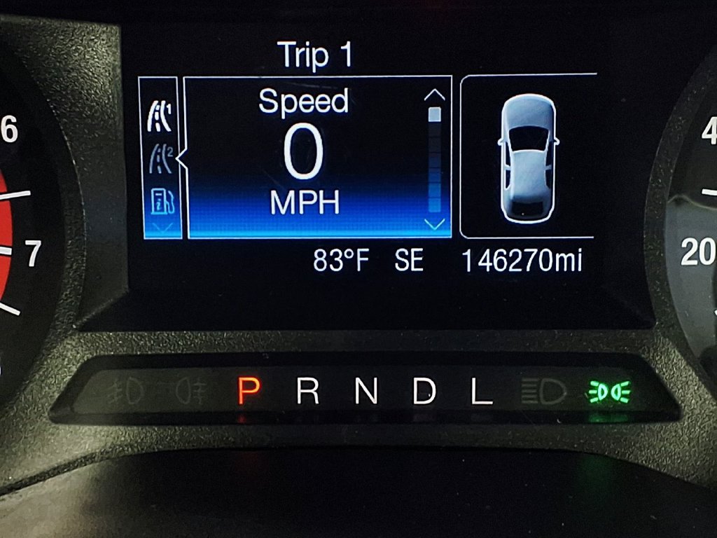 Used 2018 Ford Fusion SE FWD image 18