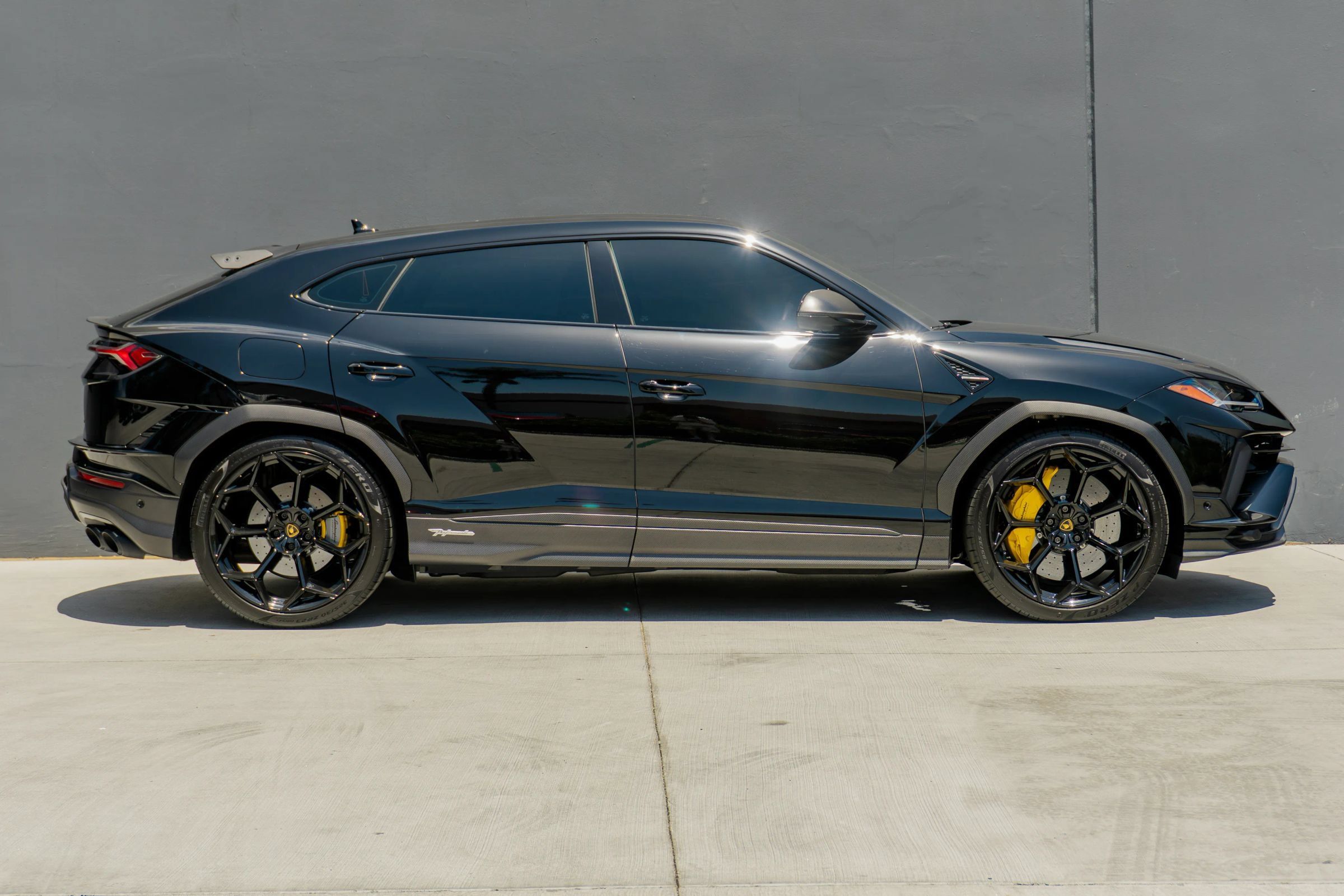 Used 2024 Lamborghini Urus Performante AWD/4WD image 6