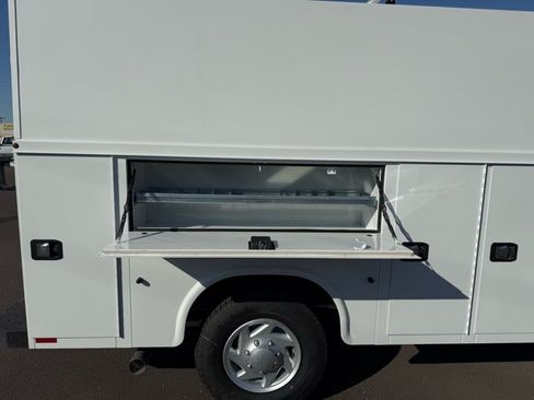 New 2027 Ford E-350 and Econoline 350 Super Duty w/ Power Equipment Group RWD image 10
