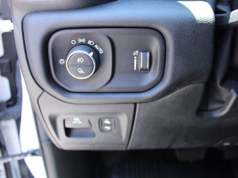 Used 2021 RAM 1500 Big Horn AWD/4WD image 30
