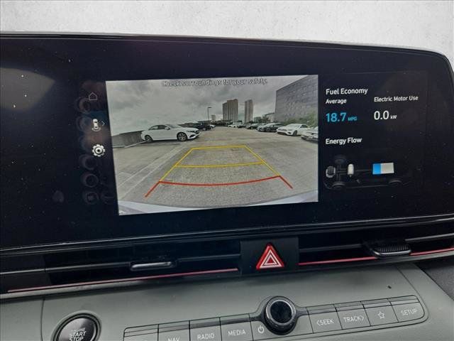 Used 2025 Hyundai Elantra Limited FWD image 12