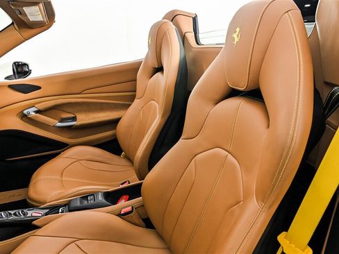 Used 2022 Ferrari F8 Tributo RWD image 22