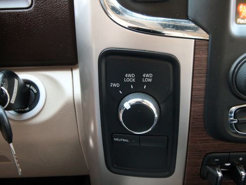 Used 2017 RAM 2500 Laramie w/ Protection Group AWD/4WD image 32