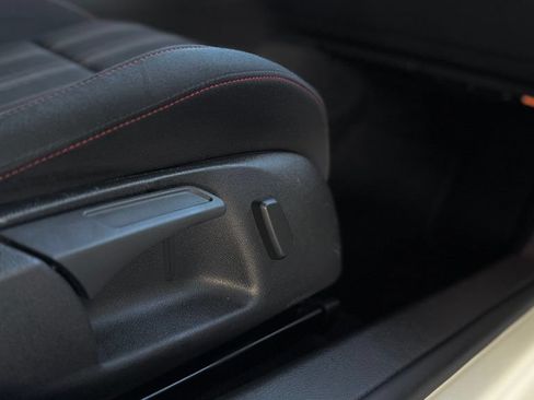 Used 2011 Volkswagen GTI 4-Door FWD image 45