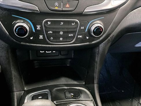 Used 2023 Chevrolet Equinox LT AWD/4WD image 15