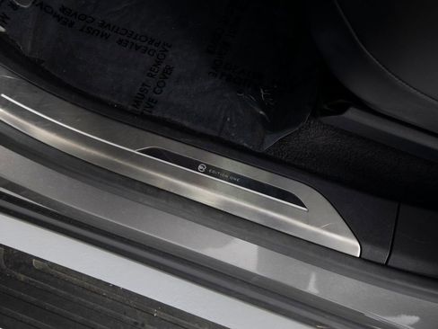 Used 2024 Land Rover Range Rover Sport image 13