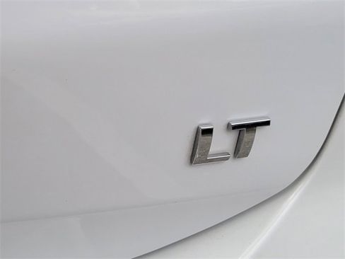 Used 2024 Chevrolet Equinox LT image 19