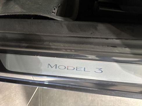 Used 2018 Tesla Model 3 Long Range image 18