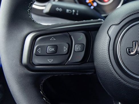 Used 2023 Jeep Wrangler Freedom Edition image 15