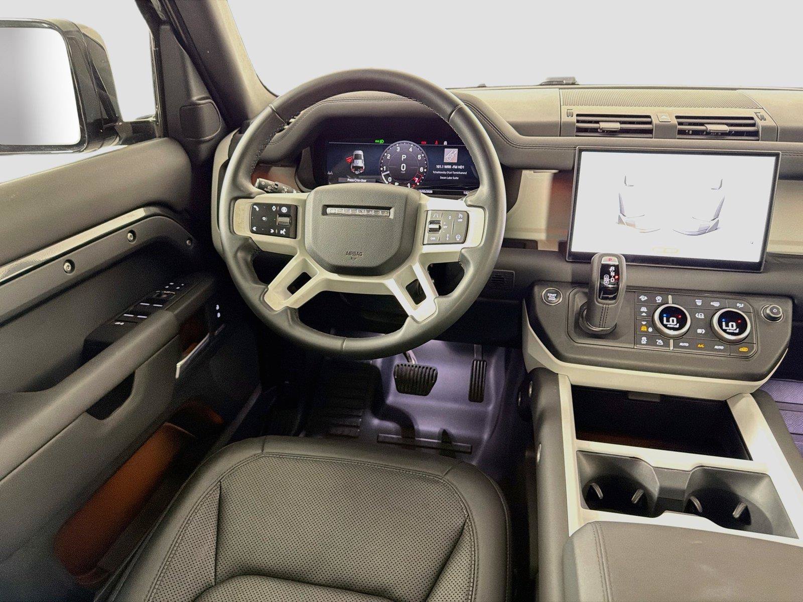 Certified 2025 Land Rover Defender 110 X-Dynamic SE AWD/4WD image 24