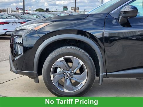 Certified 2025 Nissan Rogue SV image 9