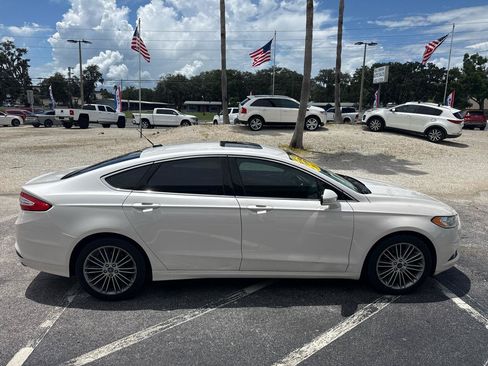 Used 2014 Ford Fusion SE w/ Equipment Group 202A FWD image 6