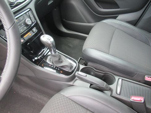 Used 2022 Buick Encore Preferred w/ Safety Package FWD image 16