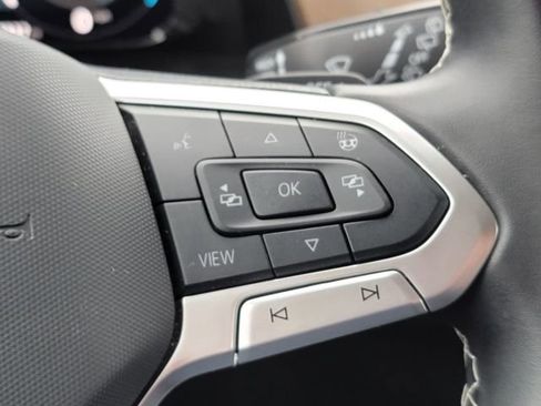 Used 2025 Volkswagen Atlas SE image 36