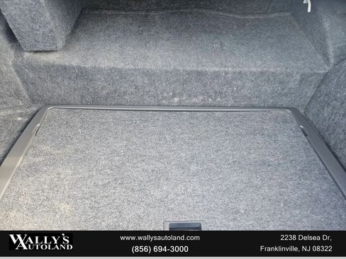 Used 2011 Lincoln Town Car Signature L image 7