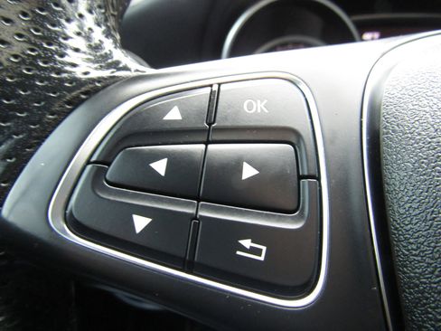 Used 2019 Mercedes-Benz CLA 250 4MATIC image 27