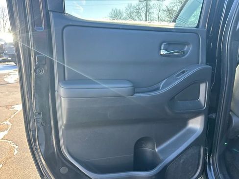 Certified 2023 Nissan Frontier SV w/ Midnight Edition Package image 20