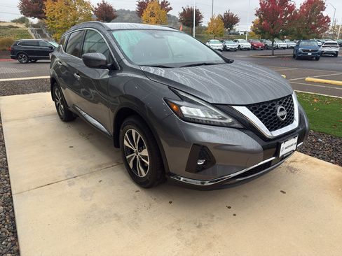 Used 2023 Nissan Murano SV image 3