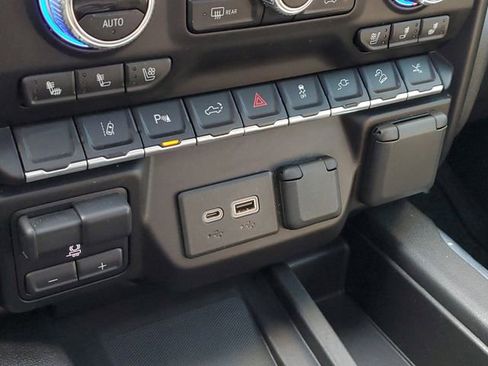 Used 2021 GMC Sierra 2500 AT4 w/ AT4 Premium Plus Package image 34