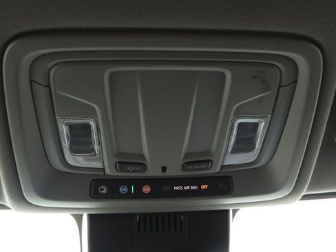 Used 2024 GMC Sierra 1500 SLT image 21