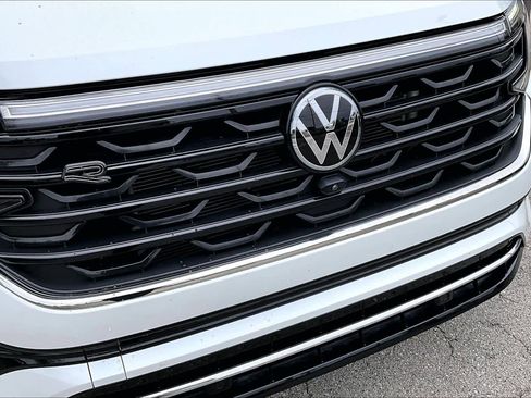 Used 2024 Volkswagen Atlas SEL Premium R-Line AWD/4WD image 49