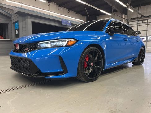 Used 2024 Honda Civic Type R image 3