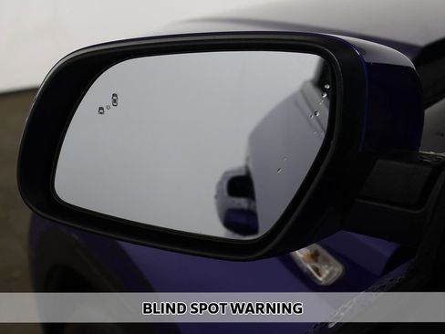 Certified 2025 Hyundai Venue Limited FWD image 4