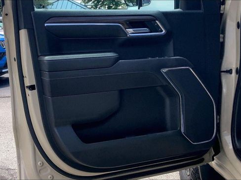 Used 2022 Chevrolet Silverado 1500 LT Trail Boss w/ LPO, Dark Essentials Package AWD/4WD image 23