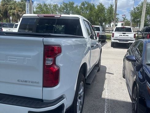 Used 2025 Chevrolet Silverado 1500 Custom image 6