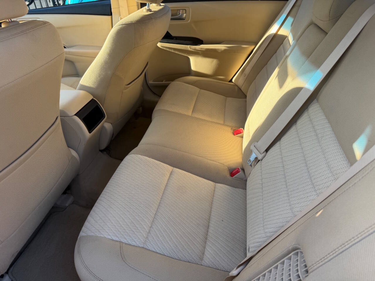 Used 2015 Toyota Camry LE FWD image 10
