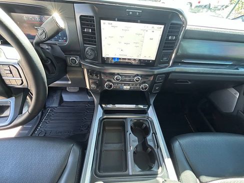 Used 2025 Ford F350 Lariat w/ Lariat Ultimate Package AWD/4WD image 19
