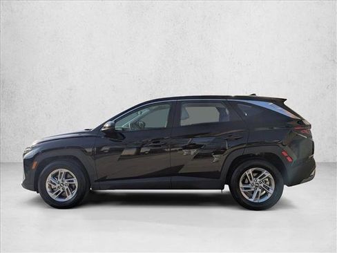 Used 2025 Hyundai Tucson SE image 8