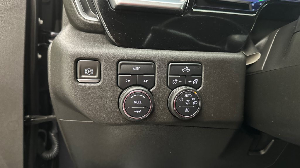 Used 2022 Chevrolet Silverado 1500 RST w/ Protection Package AWD/4WD image 28