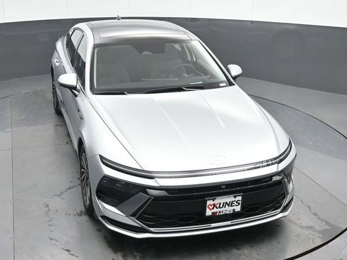New 2025 Hyundai Sonata Limited image 42