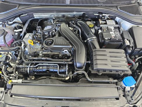 Certified 2025 Volkswagen Jetta Sport image 29